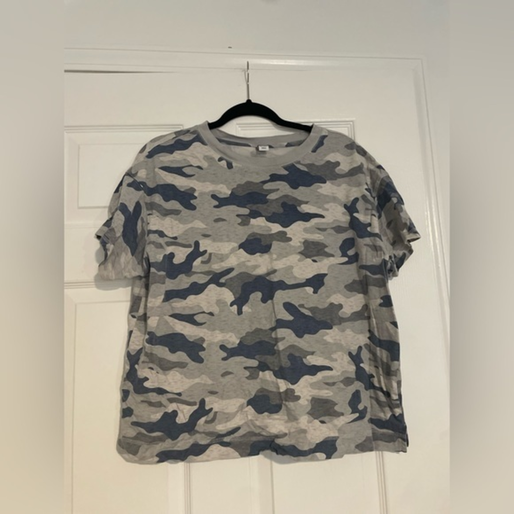Women’s‎ Large Old Navy Camo Tshirt